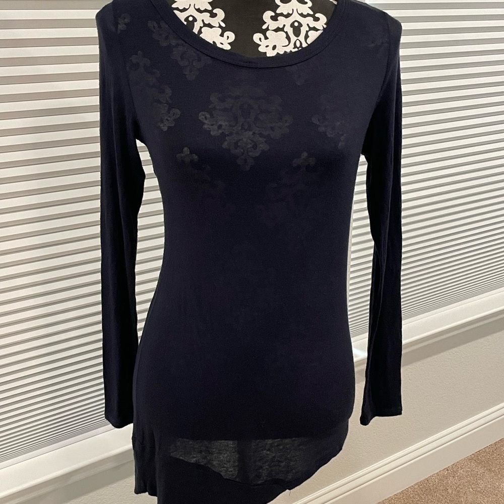 Navy blue top/light weight sweater